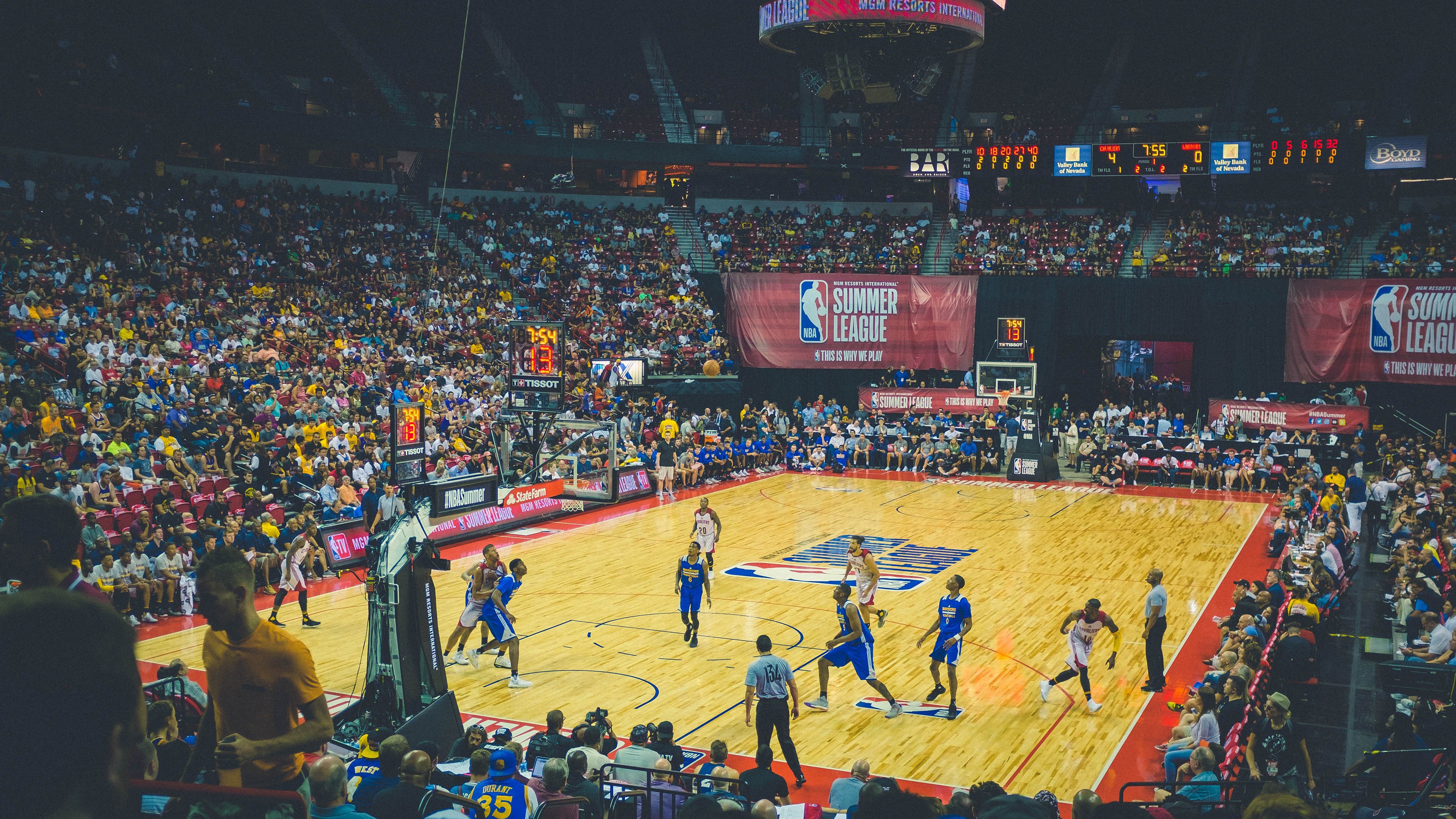 线上观赛狂潮：全球直播观众破纪录，线上直播比赛流程